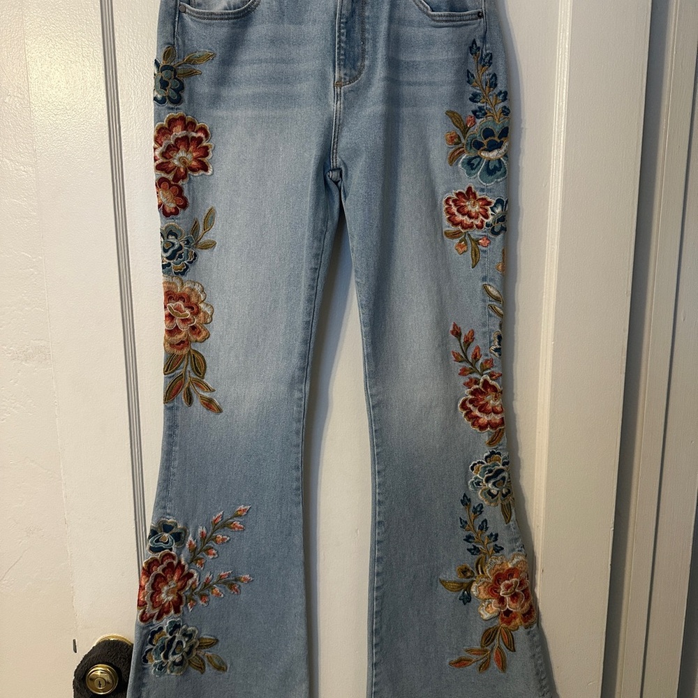 DRIFTWOOD Flare Jeans with Floral Embroidery